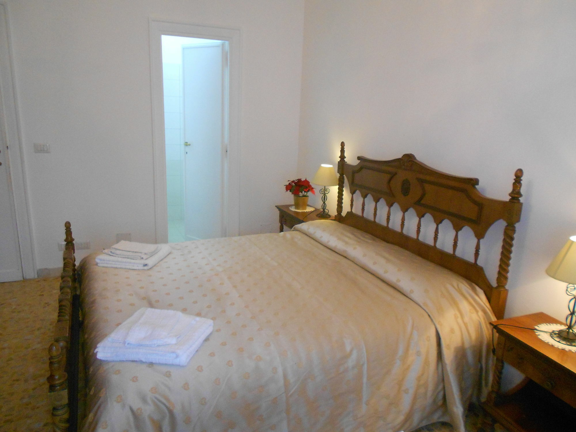 A Casa Chiecchi B&B Rome Bagian luar foto